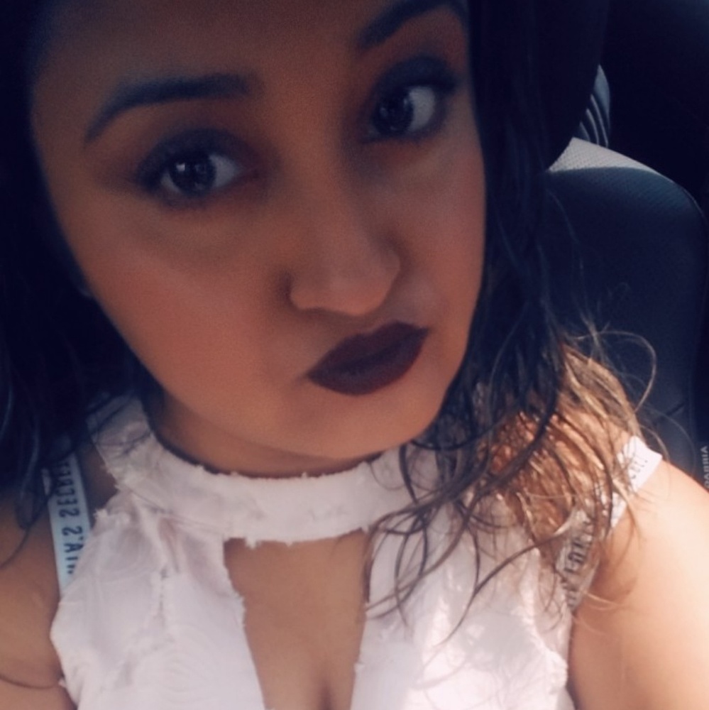 Meet your Posher, Irasema